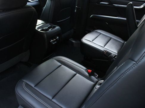 Used 2026 GMC Acadia Elevation w/ Elevation Premium Package FWD image 20