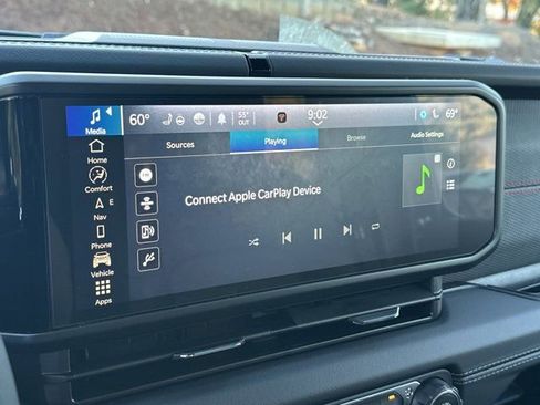 Certified 2025 Jeep Wrangler Unlimited Rubicon image 28