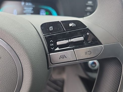 Used 2025 Hyundai Elantra Blue image 19