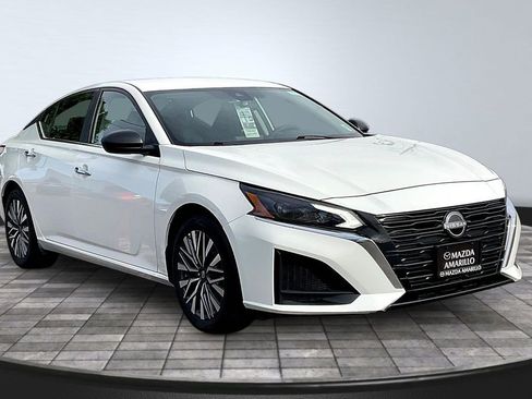 Used 2025 Nissan Altima 2.5 SV image 4
