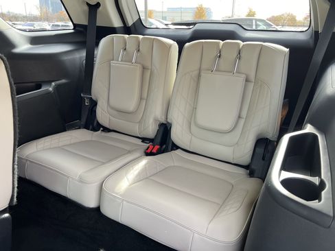 Used 2016 Ford Explorer Platinum image 37