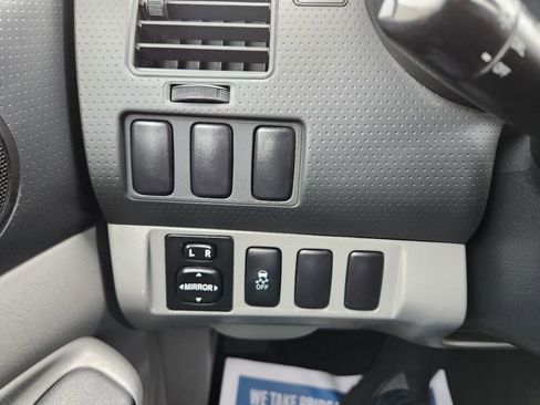 Used 2015 Toyota Tacoma PreRunner image 16