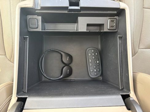 Used 2019 GMC Yukon XL SLT w/ Open Road Package AWD/4WD image 37