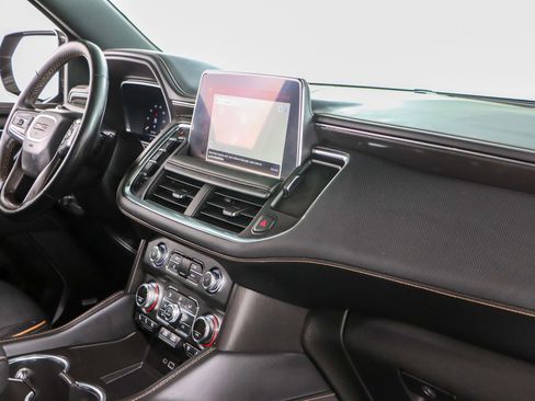 Used 2023 GMC Yukon XL AT4 image 30