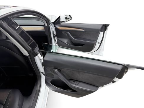 Certified 2023 Tesla Model 3 Standard Range RWD image 12