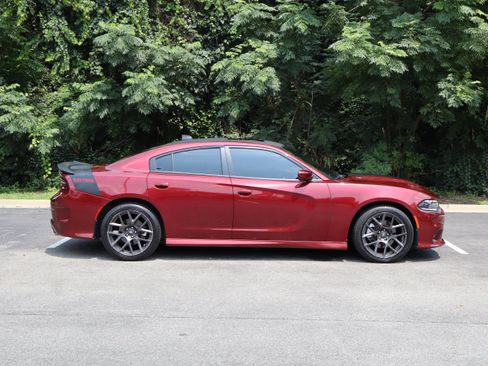 Used 2018 Dodge Charger R/T RWD image 10