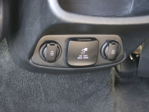 Used 2020 Hyundai Santa Fe Limited AWD/4WD image 9