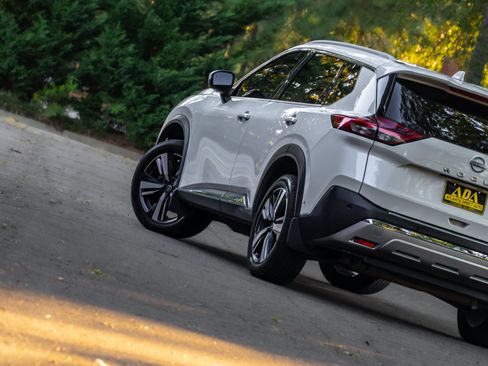 Used 2022 Nissan Rogue Platinum w/ Head-Up Display Package FWD image 21