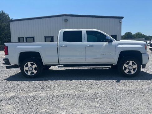 Used 2015 GMC Sierra 2500 Denali w/ Duramax Plus Package AWD/4WD image 4
