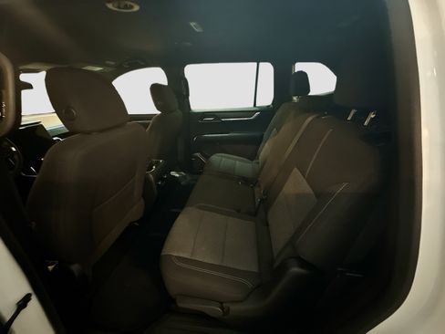 Used 2025 GMC Acadia Elevation image 27