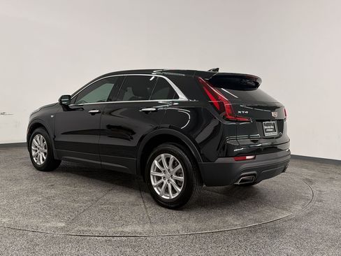 Used 2021 Cadillac XT4 Luxury FWD image 3