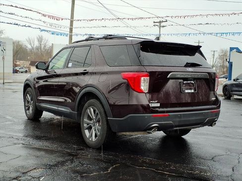 Certified 2022 Ford Explorer XLT w/ Equipment Group 202A AWD/4WD image 9