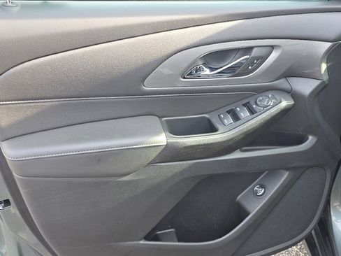 Used 2023 Chevrolet Traverse LT image 29