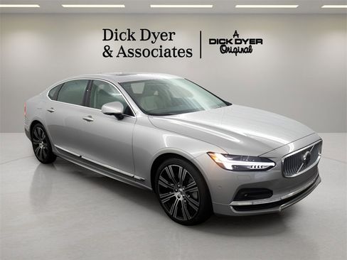 Certified 2025 Volvo S90 B6 Ultra image 1