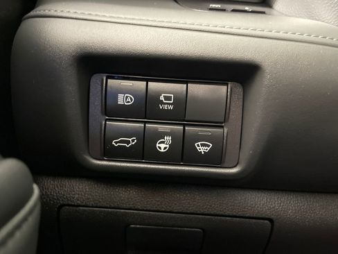 Certified 2022 Toyota Highlander Platinum image 28