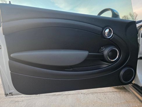 Used 2011 MINI Cooper Convertible w/ Premium Pkg image 19