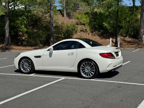 Used 2020 Mercedes-Benz SLC 300 image 7