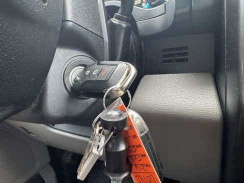 Used 2016 Ford F150 XLT image 17