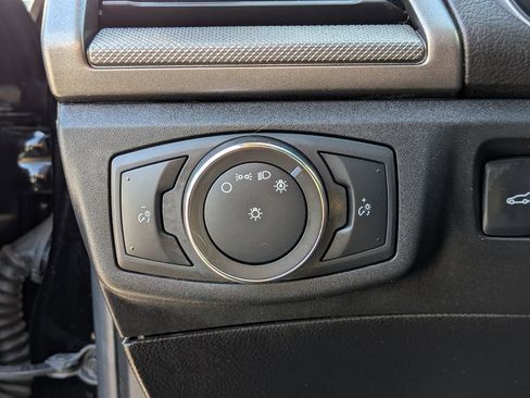 Used 2020 Ford Fusion SE image 20