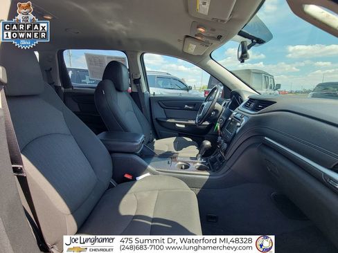 Certified 2017 Chevrolet Traverse LT w/ Style and Technology Package FWD image 27