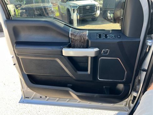 Used 2017 Ford F350 Lariat w/ Lariat Ultimate Package AWD/4WD image 21