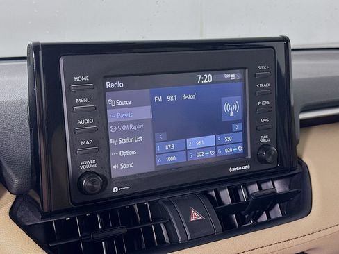 Used 2022 Toyota RAV4 XLE AWD/4WD image 28
