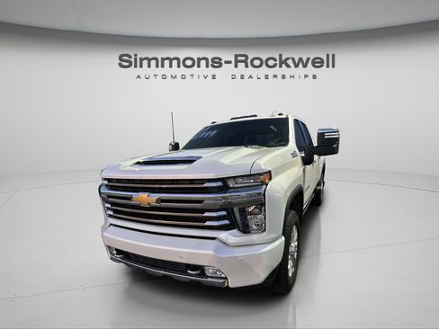 Used 2023 Chevrolet Silverado 2500 High Country w/ Z71 Off-Road Package image 3