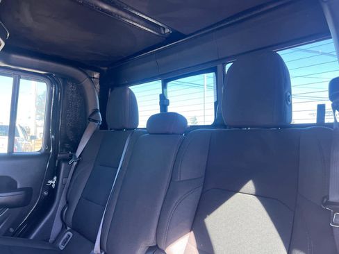 Used 2021 Jeep Gladiator Sport w/ Trailer Tow Package image 28