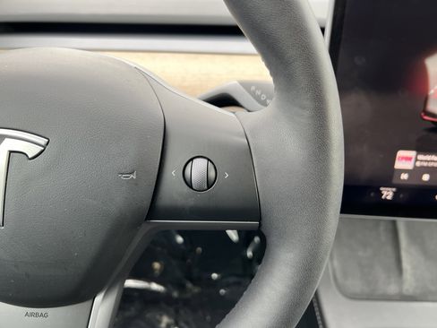 Used 2023 Tesla Model 3 Performance image 29