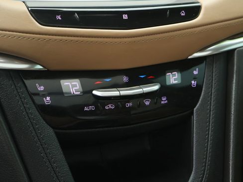 Used 2020 Cadillac XT5 Sportv w/ Platinum Package AWD/4WD image 38