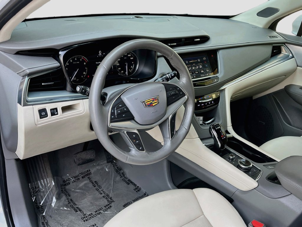 Used 2024 Cadillac XT5 Premium Luxury w/ LPO, Floor Liner Package AWD/4WD image 9