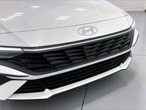 Used 2026 Hyundai Elantra Blue image 35