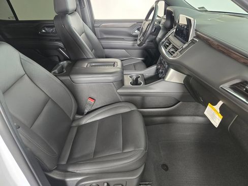 Used 2022 Chevrolet Tahoe Z71 w/ Luxury Package AWD/4WD image 23