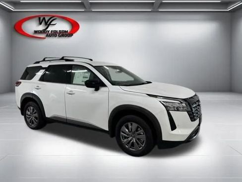 New 2026 Nissan Pathfinder SV image 3