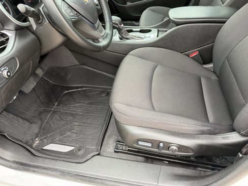 Used 2023 Chevrolet Malibu RS w/ LPO, Floor Liner Package FWD image 18