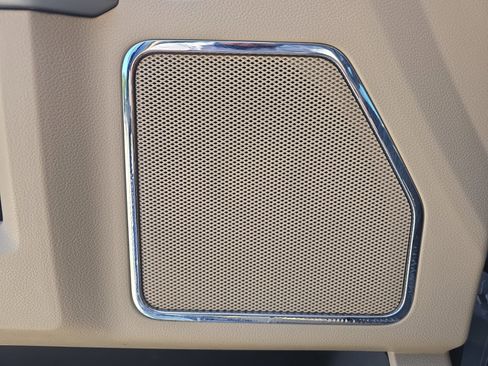 Used 2019 Ford F150 Lariat w/ Equipment Group 502A Luxury AWD/4WD image 25