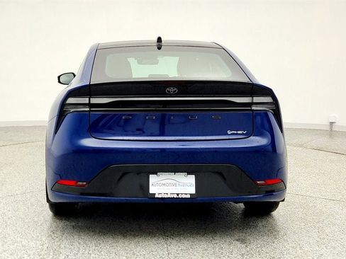 Used 2025 Toyota Prius Plug-In Hybrid image 6