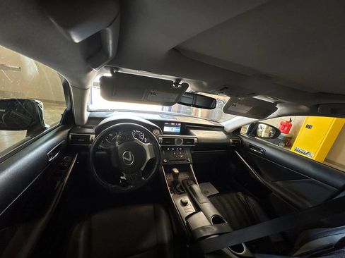 Used 2015 Lexus IS 350 w/ Navigation System Package RWD image 9