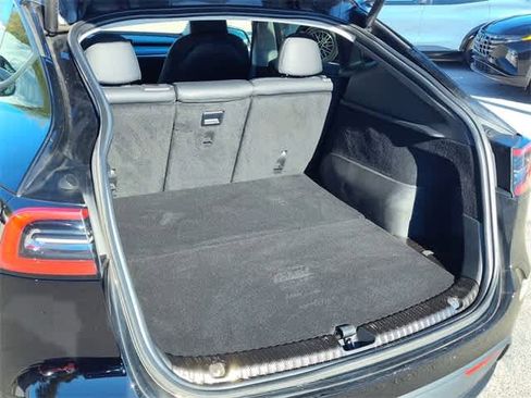 Used 2023 Tesla Model Y Long Range image 28