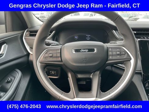 Certified 2023 Jeep Grand Cherokee Laredo X AWD/4WD image 48