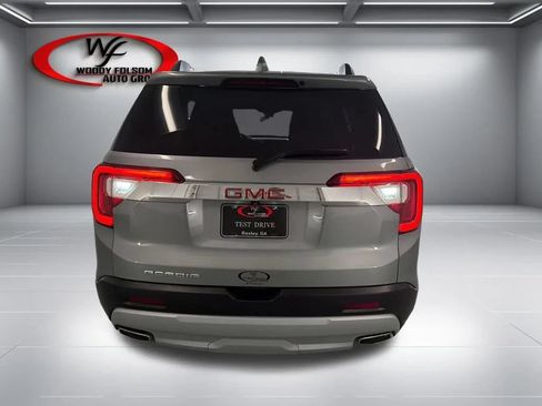 Used 2023 GMC Acadia SLE w/ Driver Convenience Package FWD image 7
