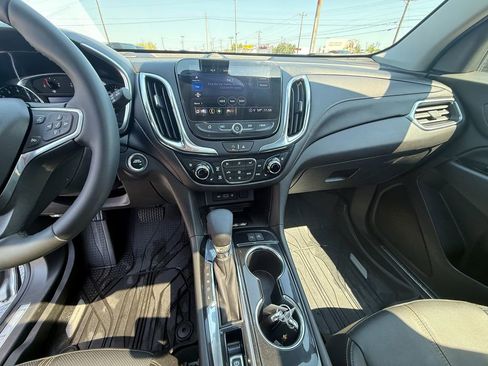 Used 2023 Chevrolet Equinox Premier image 15