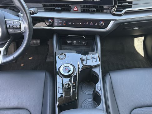 Used 2023 Kia Sportage EX AWD/4WD image 16