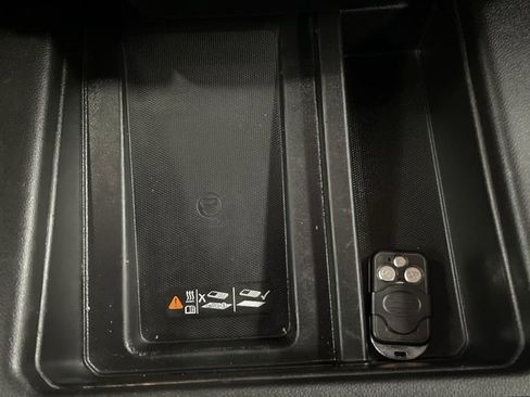 Used 2022 GMC Sierra 3500 Denali image 23