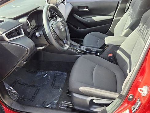 Used 2021 Toyota Corolla LE image 10