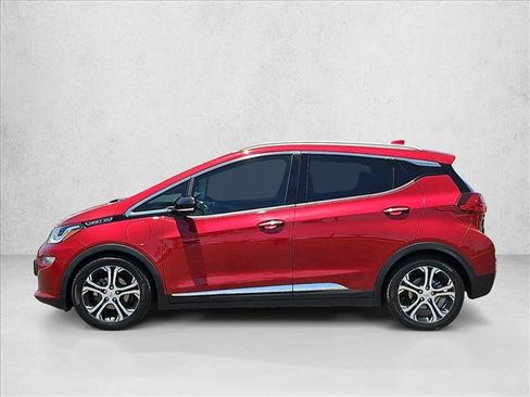 Used 2021 Chevrolet Bolt Premier w/ Infotainment Package FWD image 9