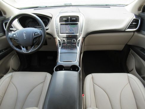 Used 2017 Lincoln MKX Reserve w/ Lincoln MKX Climate Package AWD/4WD image 12
