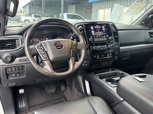 Used 2021 Nissan Titan PRO-4X w/ Pro-4x Convenience Package AWD/4WD image 12