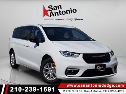 New 2026 Chrysler Pacifica Select