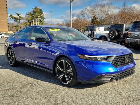 Used 2024 Honda Accord Sport image 3